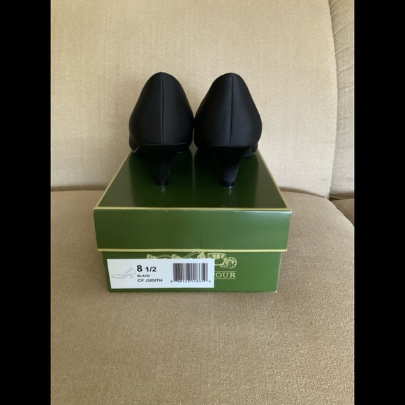 Shoes - Picture 6 of 7